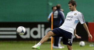 Argentina's Fernando Gago suffers Achilles injury